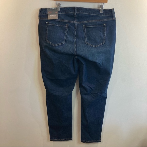 TORRID Sz 16R Boyfriend Straight Vintage Stretch Mid-Wash High Rise  Jeans NEW - Picture 7 of 11